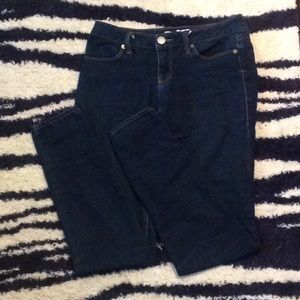 Dark wash No Boundaries jeans